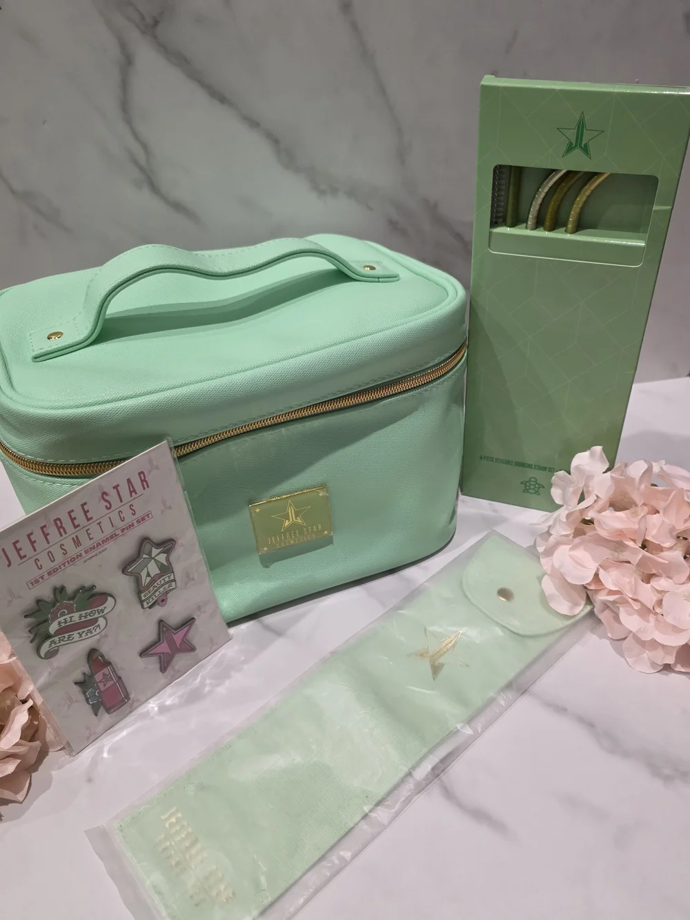 Jeffree Star - Mint Green Cosmetic Travel Case with Accessories